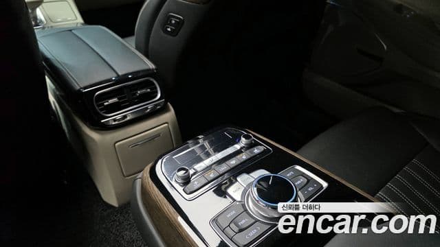 Genesis G90 Premium Luxury, 2019 18