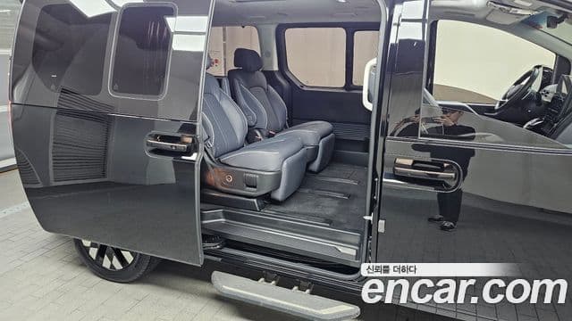 Hyundai Staria Inspiration, 2025 12