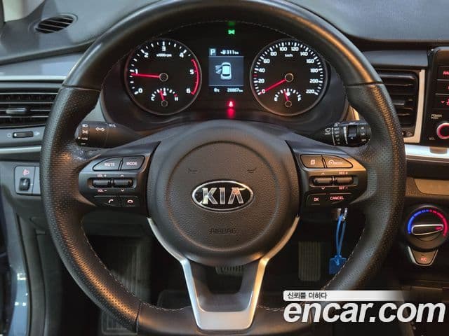 Kia Stonic Deluxe, 2018 9