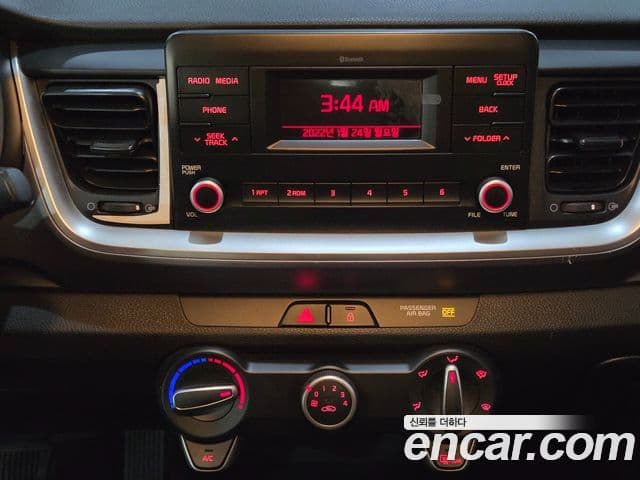 Kia Stonic Deluxe, 2018 11