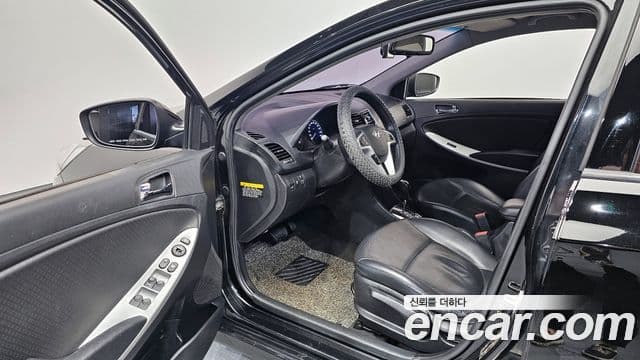 Hyundai Accent(новый кузов / новое поколение) 1.6 GDI top, 2012 11