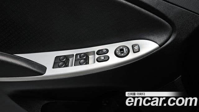 Hyundai Accent(новый кузов / новое поколение) 1.6 GDI top, 2012 19