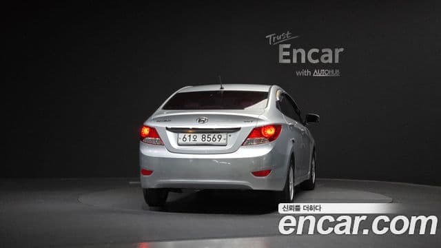 Hyundai Accent(новый кузов / новое поколение) Premier, 2011 4