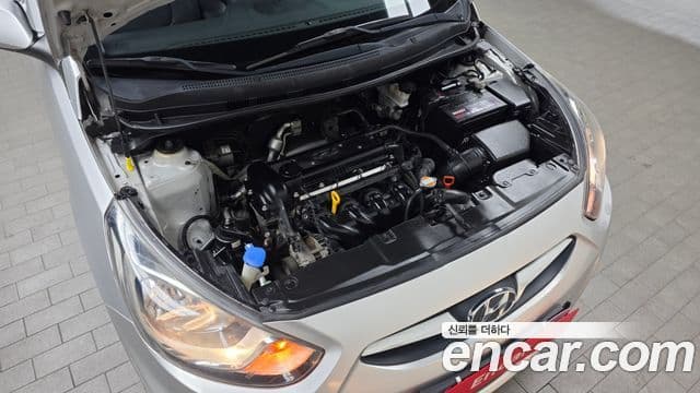 Hyundai Accent(новый кузов / новое поколение) Premier, 2011 6