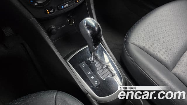 Hyundai Accent(новый кузов / новое поколение) Premier, 2011 9