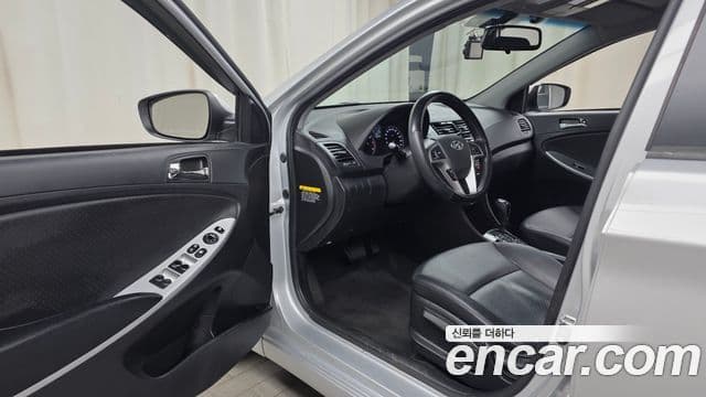 Hyundai Accent(новый кузов / новое поколение) Premier, 2011 10