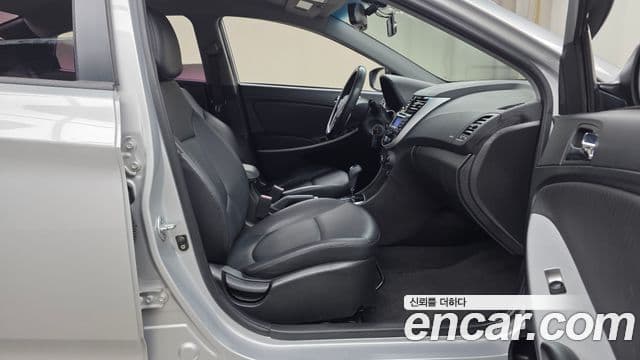 Hyundai Accent(новый кузов / новое поколение) Premier, 2011 11