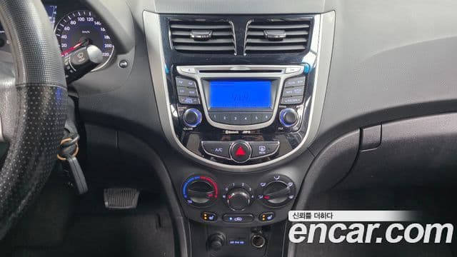 Hyundai Accent(новый кузов / новое поколение) Premier, 2011 15