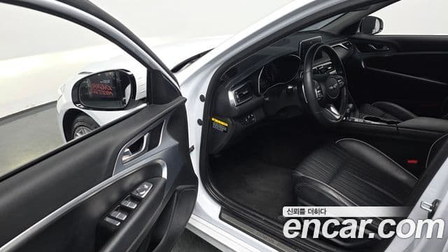 Genesis G70 Elite, 2019 12