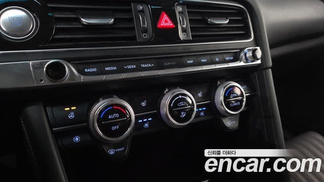 Genesis G70 Elite, 2019 18