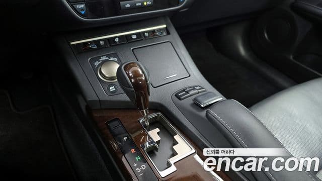 Lexus New ES300h XV60, 2014 9