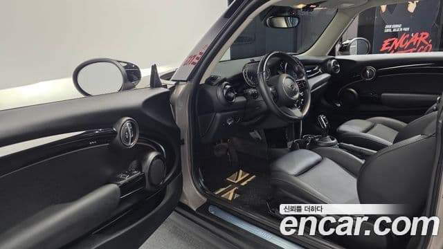 Mini Cooper 3세대, 2022 10