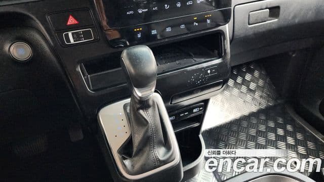 Hyundai Staria Modern, 2022 9