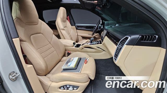 Porsche Cayenne (PO536), 2021 10