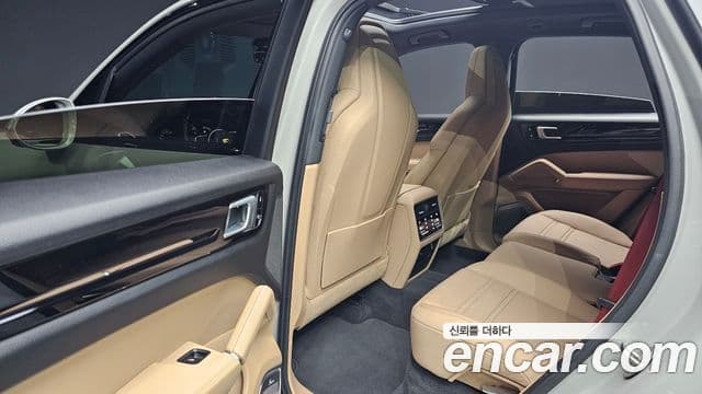 Porsche Cayenne (PO536), 2021 17