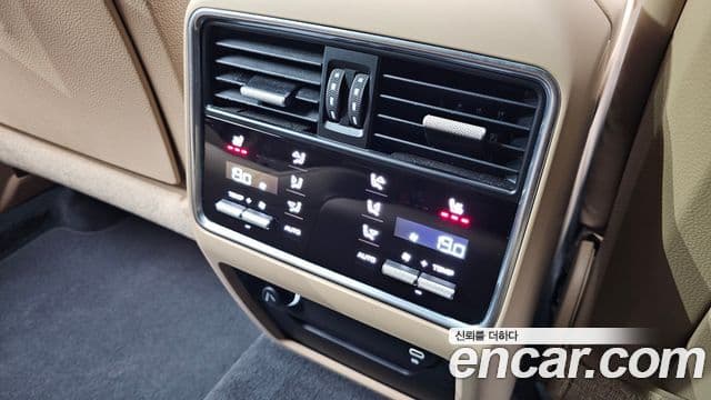 Porsche Cayenne (PO536), 2021 18