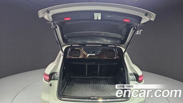 Porsche Cayenne (PO536), 2021 20