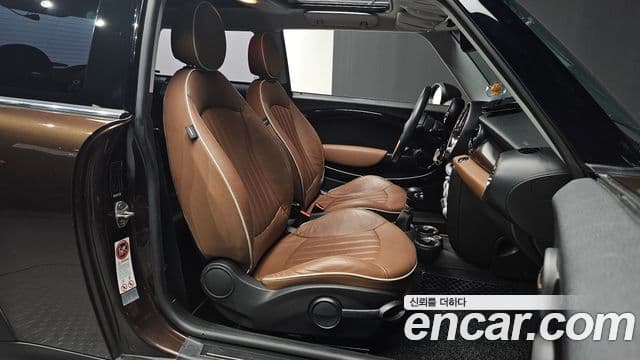 Mini Cooper Mayfair, 2010 10