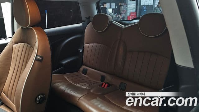 Mini Cooper Mayfair, 2010 12