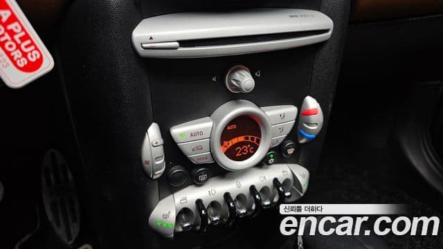 Mini Cooper Mayfair, 2010 17