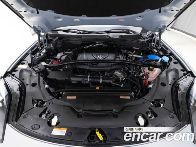 Maserati Grecale 2.0 AWD GT, 2024 6