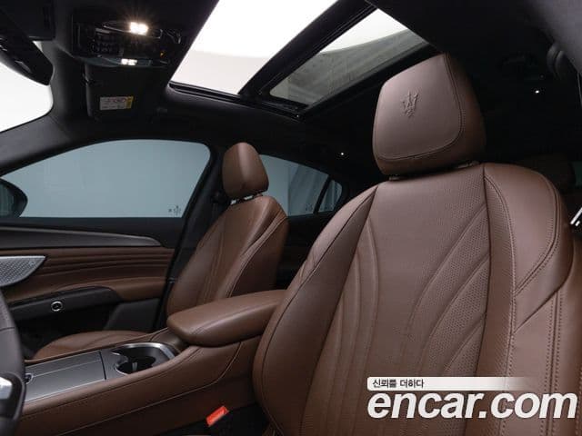 Maserati Grecale 2.0 AWD GT, 2024 10