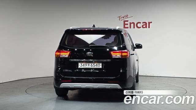 Kia All New Carnival Noblesse, 2016 4