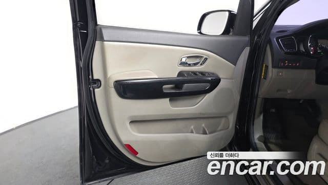 Kia All New Carnival Noblesse, 2016 12