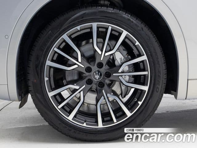 Maserati Grecale 2.0 AWD GT тип P, 2024 все фото