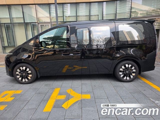 Hyundai Staria Inspiration, 2025 все фото