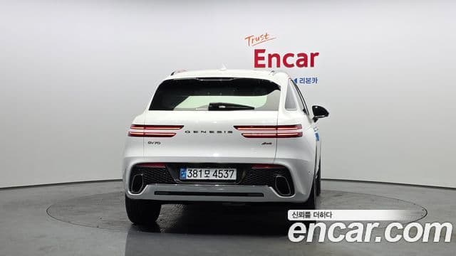 Genesis GV70, 2021 4