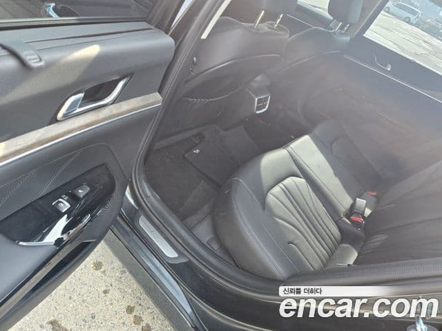 Kia K5 3세대 Signature, 2022 10