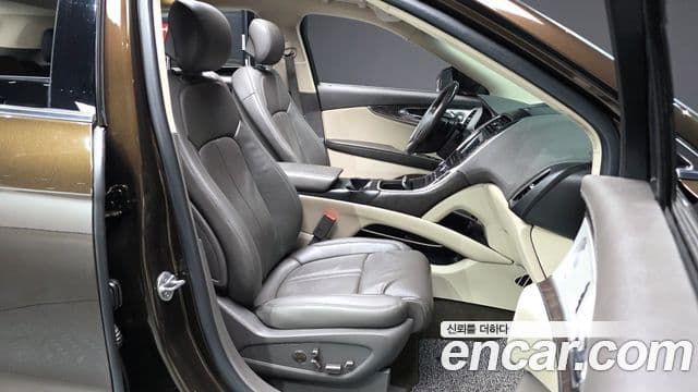 Lincoln Nautilus 1세대 2.7 Reserve AWD, 2019 10