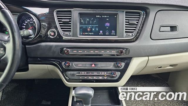 Kia The / новый New Carnival Special, 2019 16