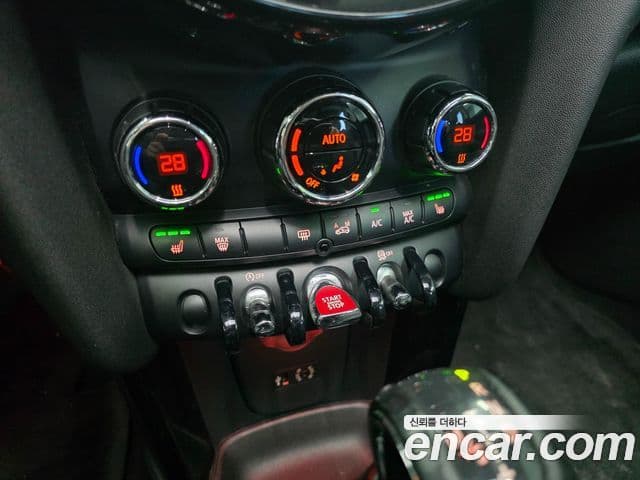 Mini Cooper D 3세대, 2015 14