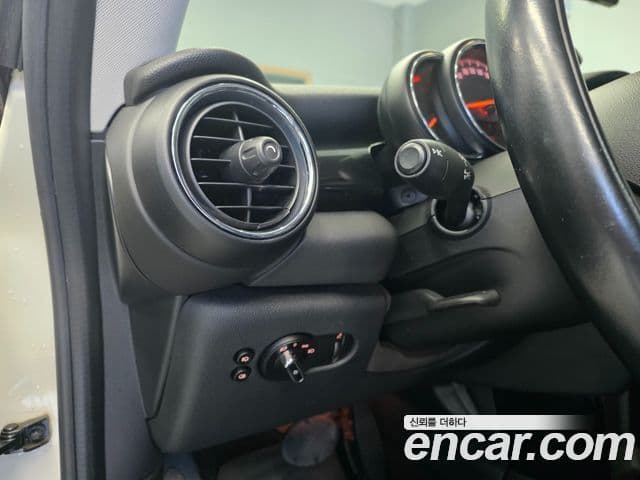 Mini Cooper D 3세대, 2015 15