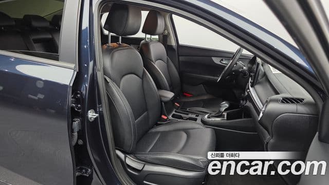 Kia The / новый New K3 2세대 Trendy, 2022 12