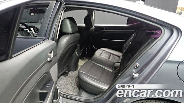 Hyundai Avante AD 1.6 GDI Value Plus, 2017 19