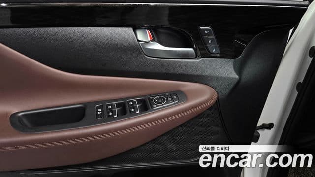 Hyundai Santa Fe TM Inspiration, 2019 18