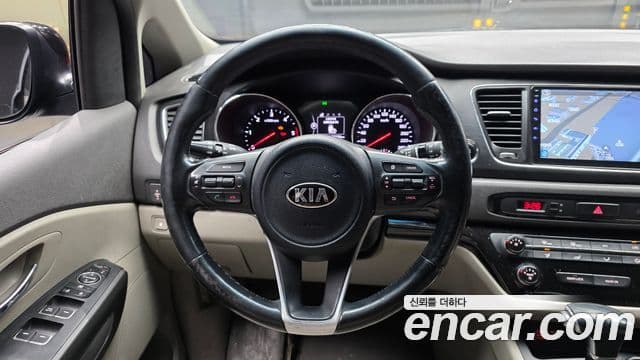 Kia All New Carnival Luxury, 2018 13