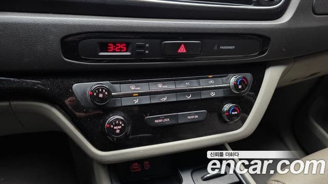 Kia All New Carnival Luxury, 2018 17