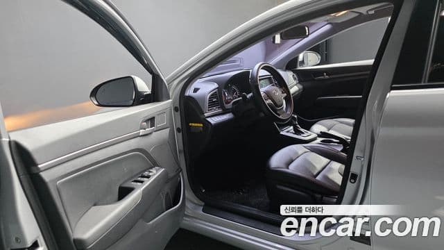 Hyundai Avante AD 1.6 GDI Value Plus, 2018 10