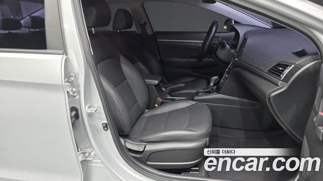 Hyundai Avante AD 1.6 GDI Value Plus, 2018 11