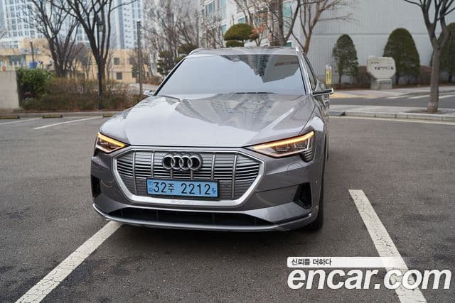 Audi e-Tron, 2021 3