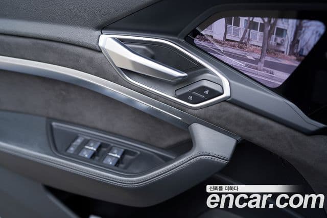 Audi e-Tron, 2021 13