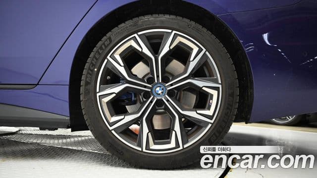 BMW i4 eDrive40 M Sport Pro, 2024 все фото