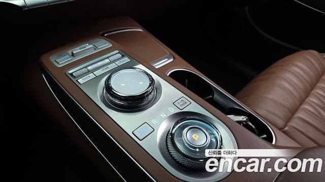 Genesis GV70, 2022 9