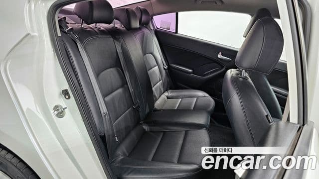 Kia K3 Deluxe, 2015 12