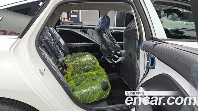 Kia The / новый New K8 Noblesse, 2026 11