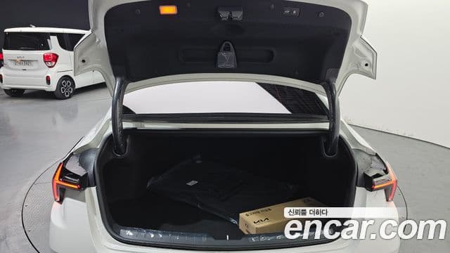 Kia The / новый New K8 Noblesse, 2026 20